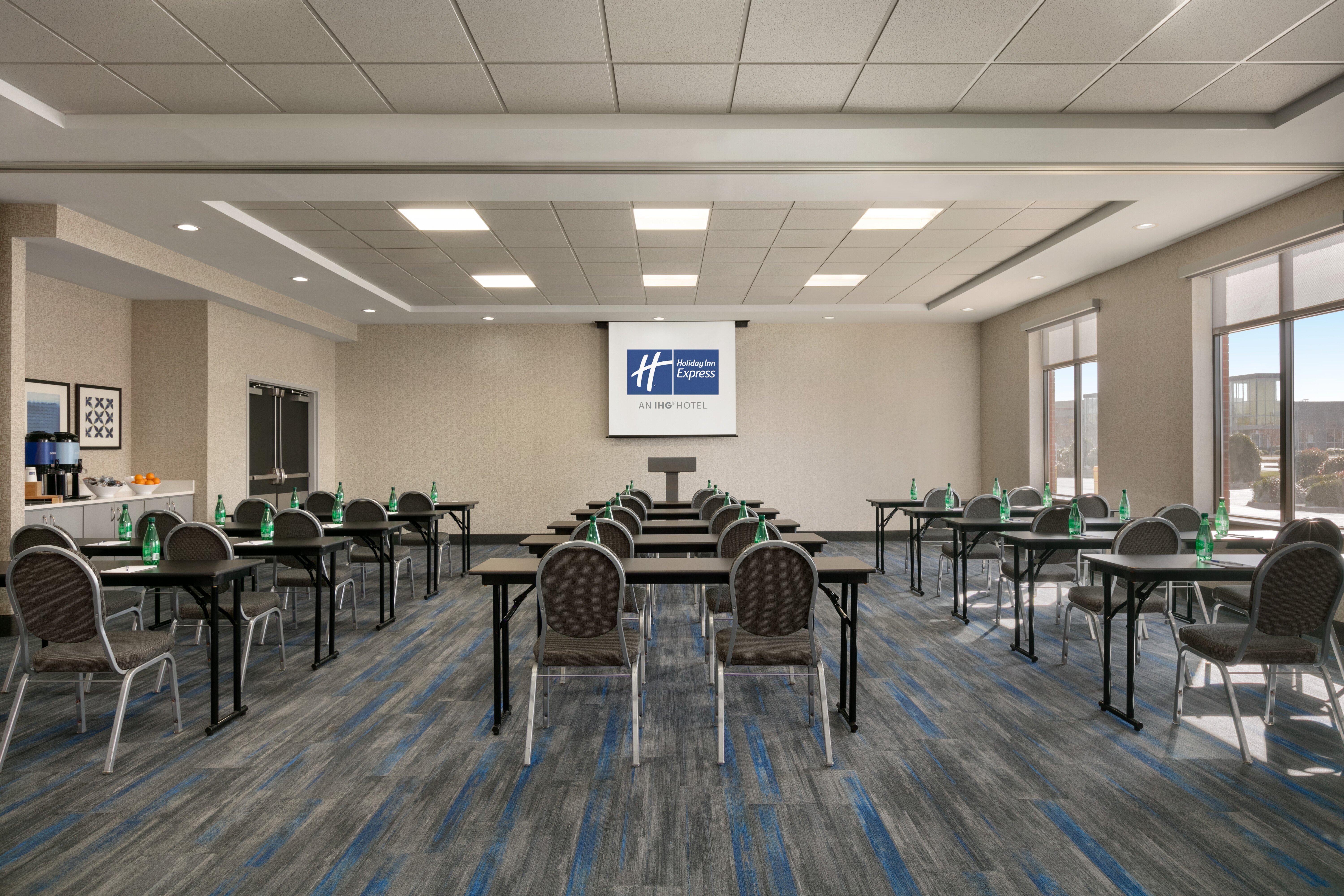 Holiday Inn Express Hotel & Suites Norfolk Airport By Ihg Eksteriør billede